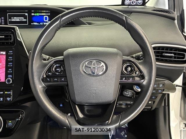 Toyota PRIUS PHV 2022-10 8745405-24
