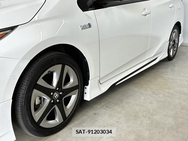 Toyota PRIUS PHV 2022-10 8745405-25