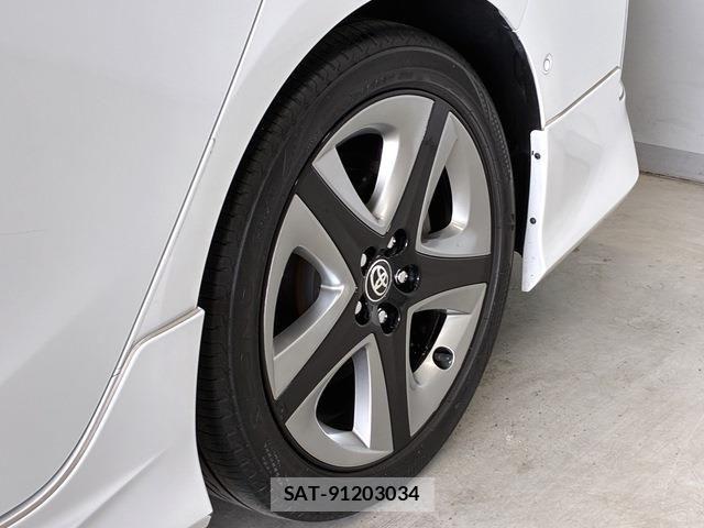 Toyota PRIUS PHV 2022-10 8745405-26