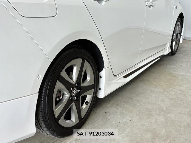 Toyota PRIUS PHV 2022-10 8745405-27