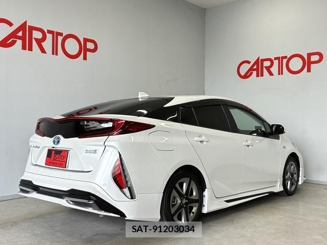 Toyota PRIUS PHV 2022-10 8745405-2