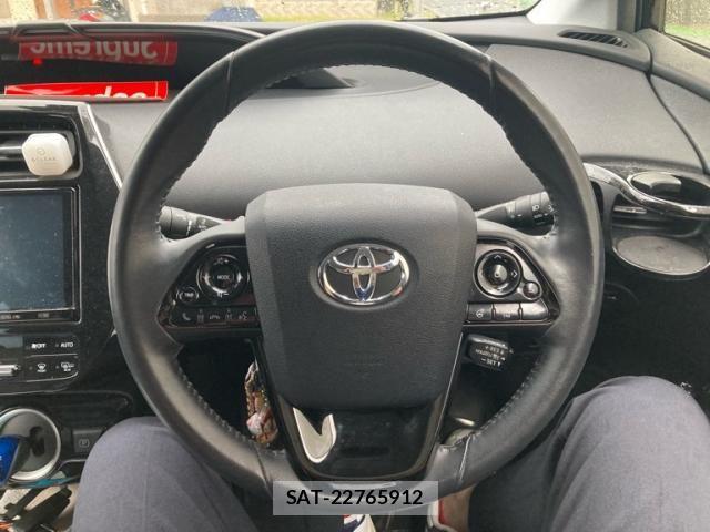 Toyota PRIUS PHV 2022-11 8745407-12