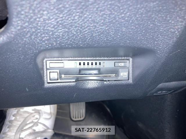 Toyota PRIUS PHV 2022-11 8745407-18