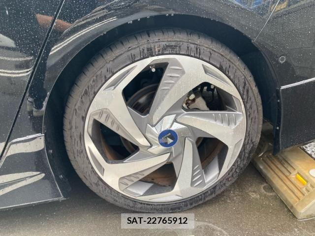 Toyota PRIUS PHV 2022-11 8745407-6