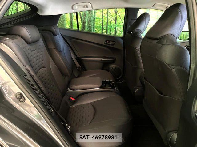 Toyota PRIUS PHV 2017-02 8745409-14
