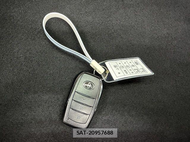 Toyota PRIUS PHV 2023-05 8745404-17