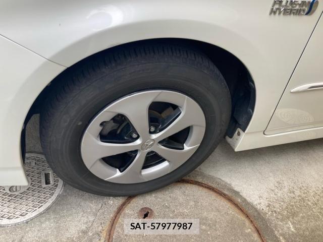 Toyota PRIUS PHV 2012-10 8745410-11