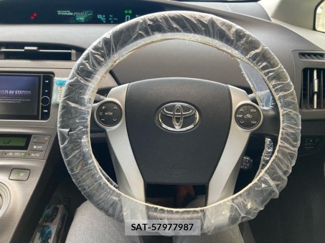 Toyota PRIUS PHV 2012-10 8745410-17