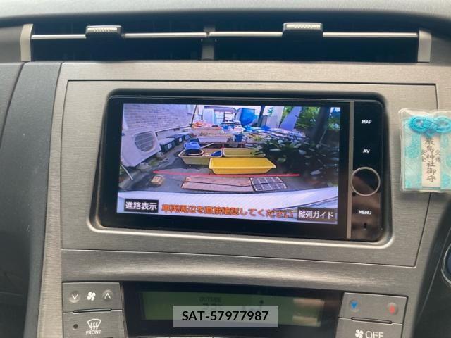 Toyota PRIUS PHV 2012-10 8745410-21
