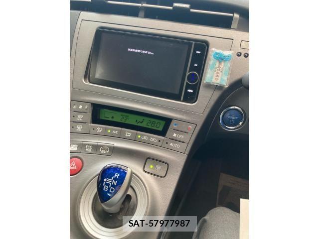 Toyota PRIUS PHV 2012-10 8745410-23