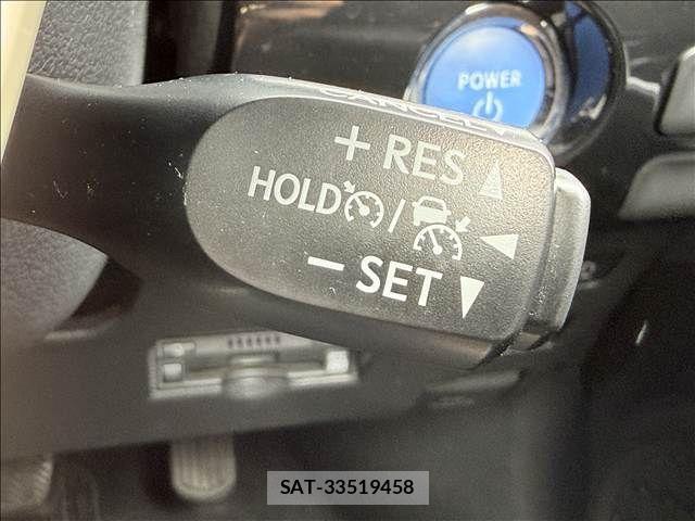 Toyota PRIUS PHV 2017-02 8781737-13