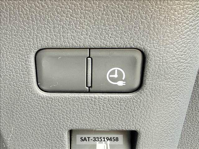 Toyota PRIUS PHV 2017-02 8781737-15