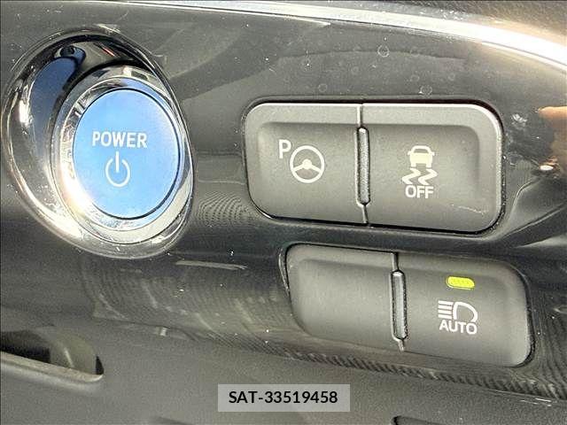 Toyota PRIUS PHV 2017-02 8781737-16