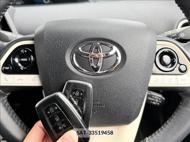 Toyota PRIUS PHV 2017-02 8781737-17