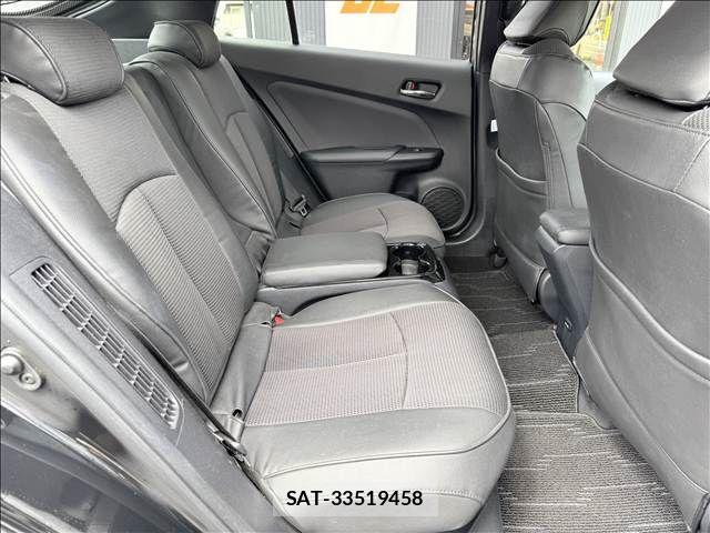 Toyota PRIUS PHV 2017-02 8781737-25