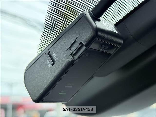Toyota PRIUS PHV 2017-02 8781737-26