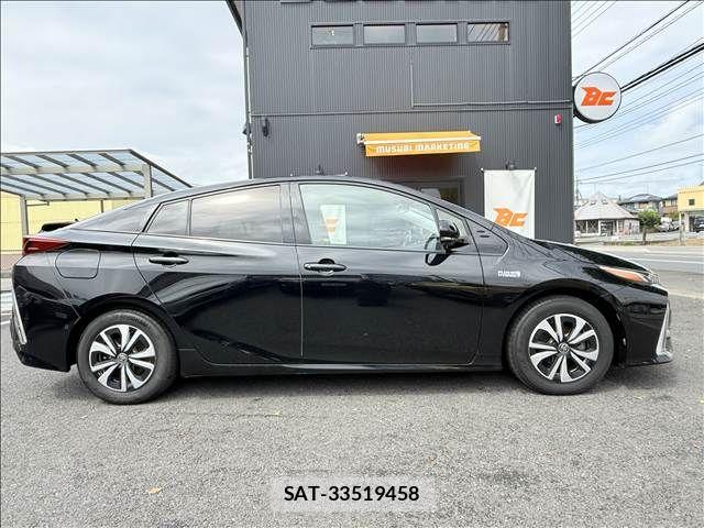 Toyota PRIUS PHV 2017-02 8781737-6