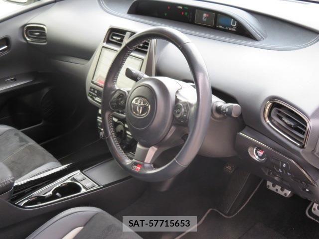 Toyota PRIUS PHV 2022-05 8797226-18