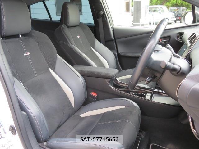 Toyota PRIUS PHV 2022-05 8797226-19
