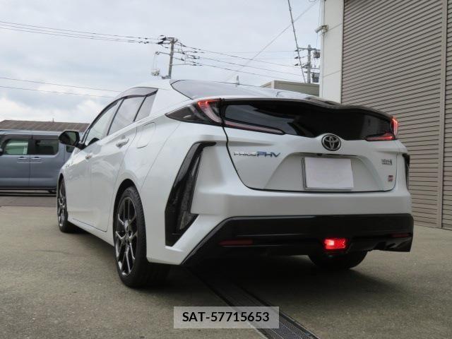 Toyota PRIUS PHV 2022-05 8797226-8