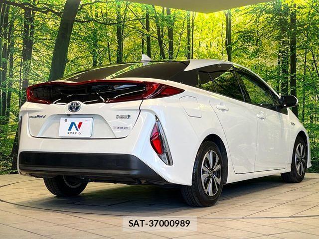 Toyota PRIUS PHV 2017-07 8797229-16