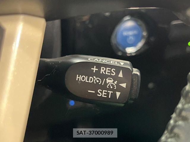 Toyota PRIUS PHV 2017-07 8797229-5