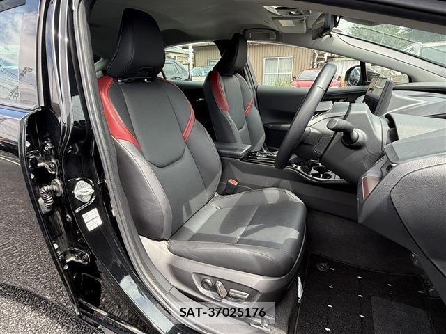 Toyota PRIUS PHV 2023-10 8797225-14