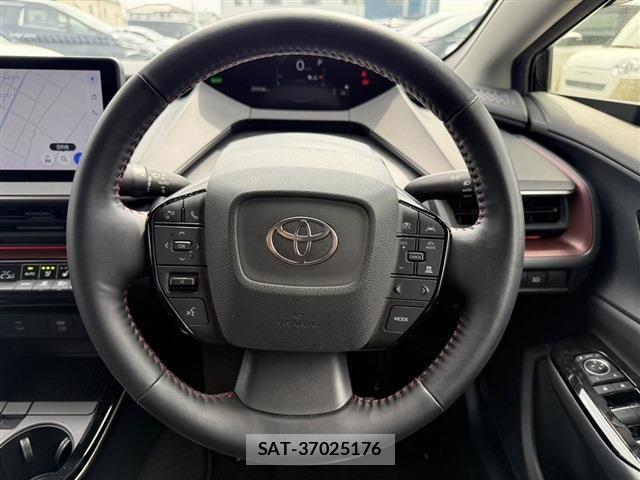 Toyota PRIUS PHV 2023-10 8797225-17