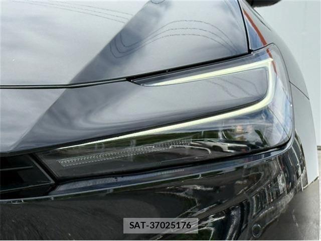 Toyota PRIUS PHV 2023-10 8797225-26