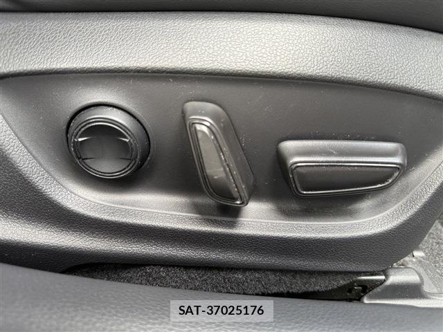 Toyota PRIUS PHV 2023-10 8797225-5