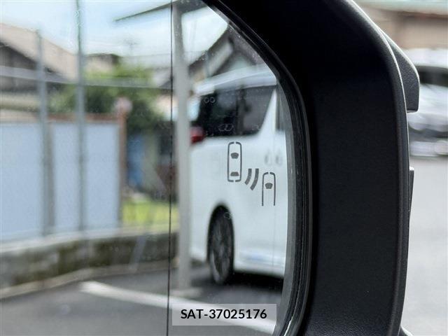 Toyota PRIUS PHV 2023-10 8797225-6