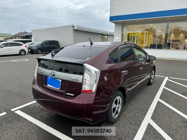 Toyota PRIUS PHV 2013-02 8797231-11
