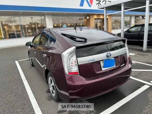 Toyota PRIUS PHV 2013-02 8797231-13