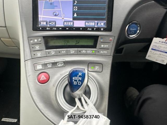 Toyota PRIUS PHV 2013-02 8797231-15