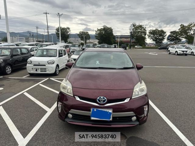 Toyota PRIUS PHV 2013-02 8797231-1