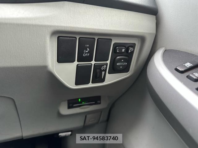 Toyota PRIUS PHV 2013-02 8797231-19