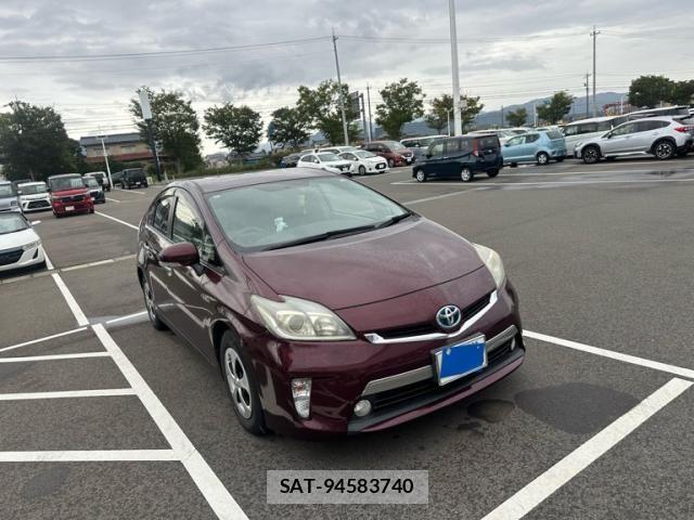 Toyota PRIUS PHV 2013-02 8797231-2