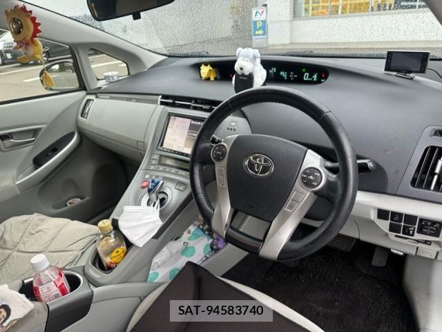 Toyota PRIUS PHV 2013-02 8797231-6