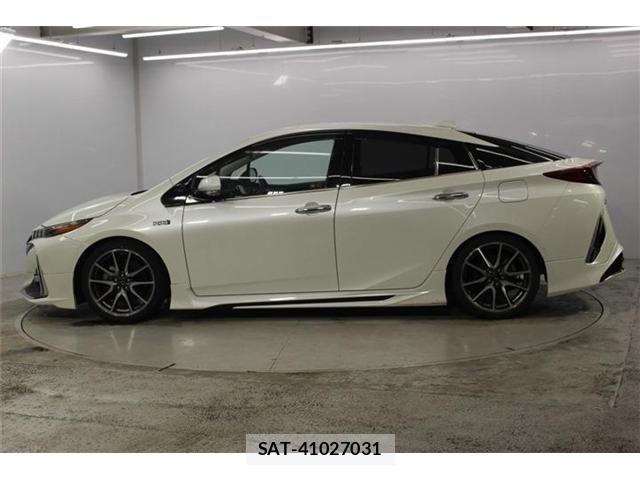 Toyota PRIUS PHV 2017-09 8797228-9