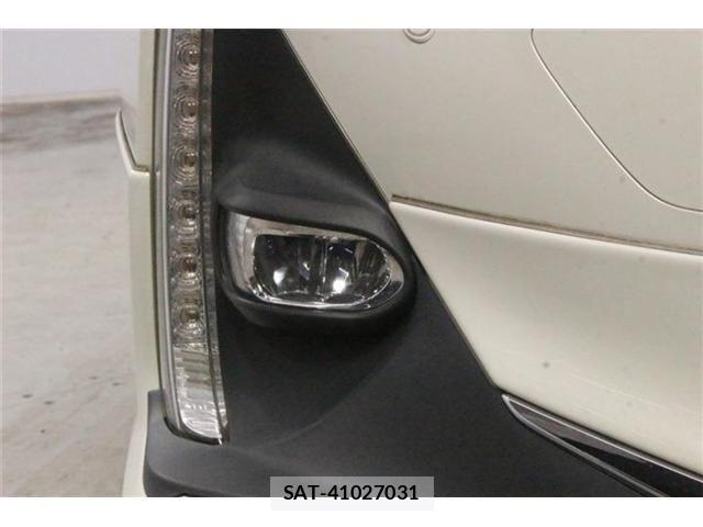 Toyota PRIUS PHV 2017-09 8797228-14