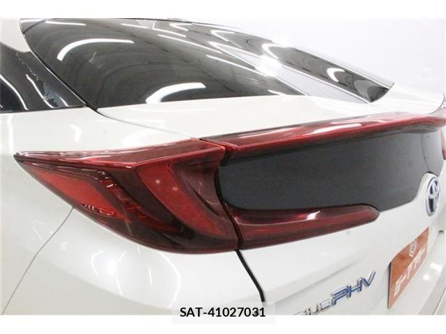 Toyota PRIUS PHV 2017-09 8797228-19