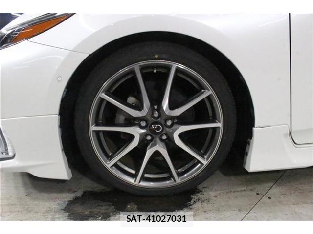 Toyota PRIUS PHV 2017-09 8797228-25