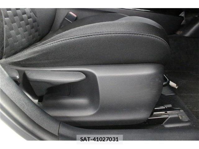Toyota PRIUS PHV 2017-09 8797228-29