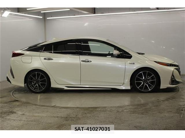 Toyota PRIUS PHV 2017-09 8797228-5