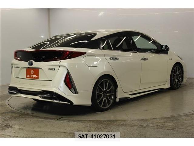 Toyota PRIUS PHV 2017-09 8797228-6