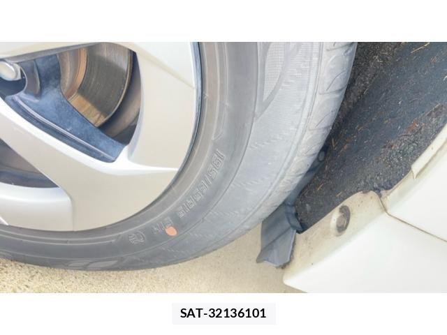 Toyota PRIUS PHV 2012-08 8831214-10