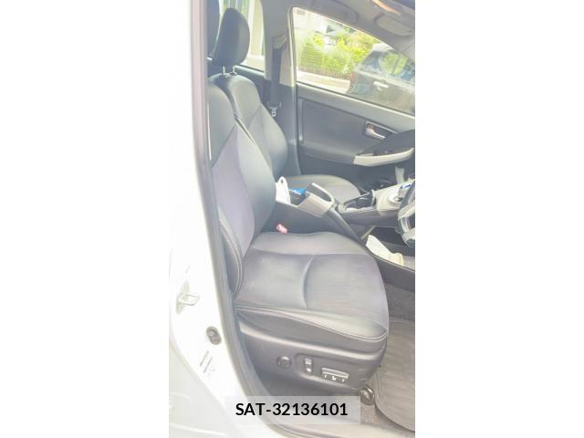 Toyota PRIUS PHV 2012-08 8831214-13