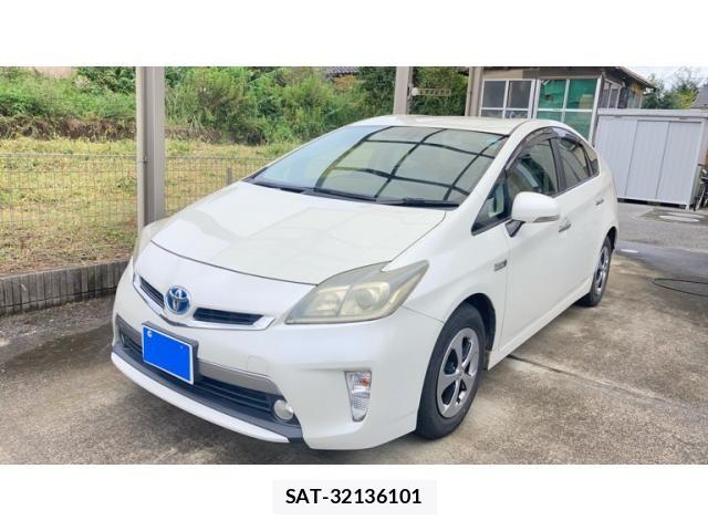Toyota PRIUS PHV 2012-08 8831214-1