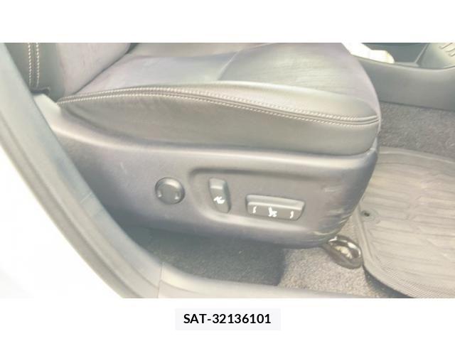 Toyota PRIUS PHV 2012-08 8831214-19