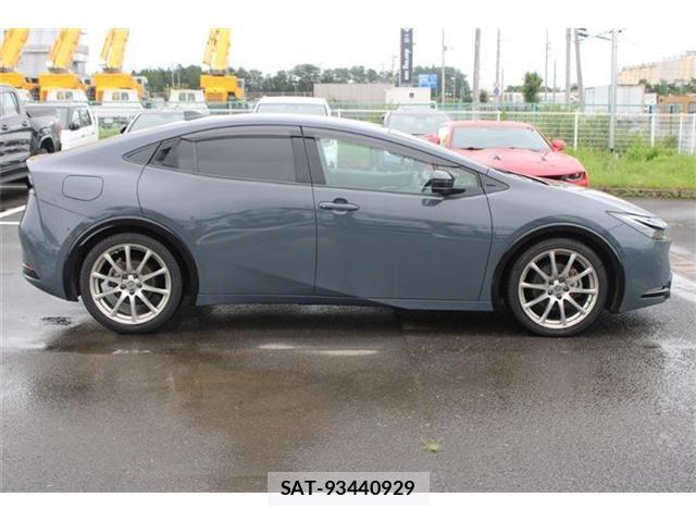 Toyota PRIUS PHV 2024-04 8831212-9